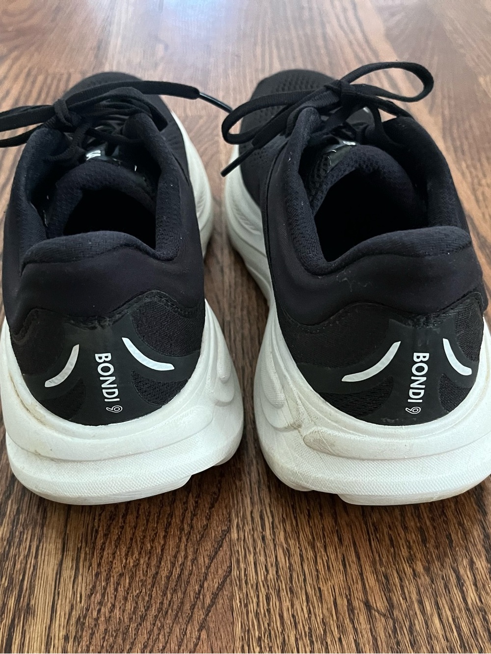 Hoka Women's Bondi 9 Black and White Running Shoe size 10.5 B - Picture 7 of 9